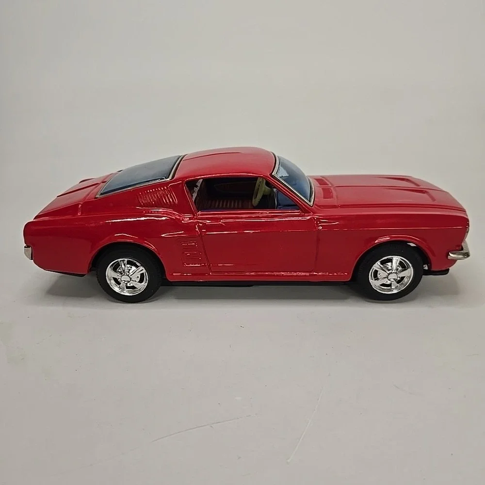 VINTAGE JAPAN TAIYO BUMP' N GO TIN FORD‎ MUSTANG BATTERY OP WORKS